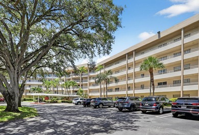 Beach Condo For Sale in Pompano Beach, Florida