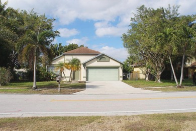 Beach Home For Sale in Boynton Beach, Florida