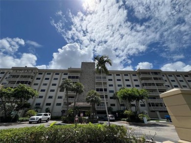 Beach Condo For Sale in Miami, Florida