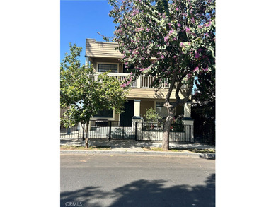 Beach Townhome/Townhouse For Sale in Long Beach, California