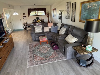 Beach Condo For Sale in Pembroke Pines, Florida