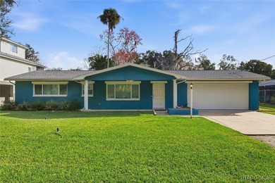 Beach Home For Sale in Crystal River, Florida