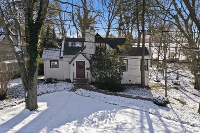 Beach Home For Sale in Port Washington, New York