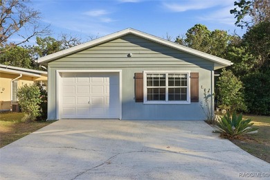 Beach Home For Sale in Homosassa, Florida