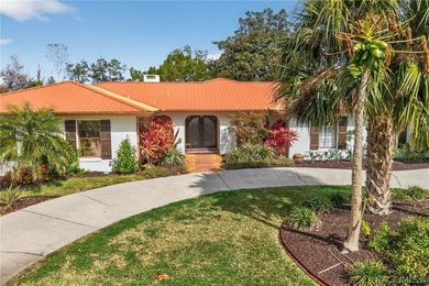 Beach Home For Sale in Crystal River, Florida