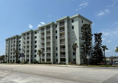 Beach Condo For Sale in Daytona Beach Shores, Florida