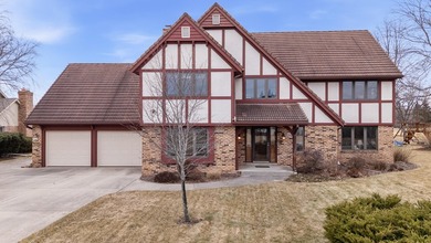 Beach Home For Sale in Mequon, Wisconsin