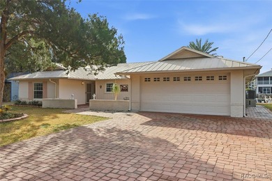 Beach Home For Sale in Crystal River, Florida