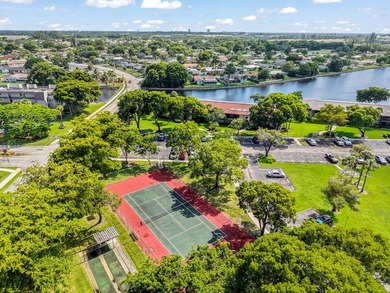 Beach Condo For Sale in Tamarac, Florida