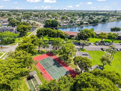 Beach Condo For Sale in Tamarac, Florida