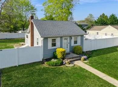 Beach Home For Sale in Wading River, New York