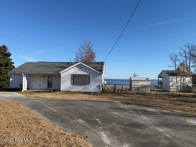 Beach Home For Sale in New Bern, North Carolina