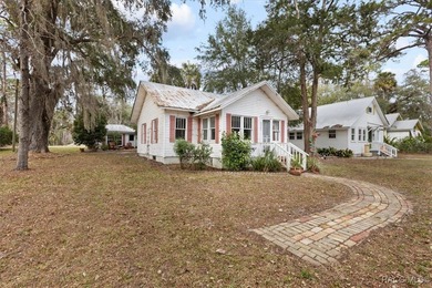 Beach Home For Sale in Yankeetown, Florida