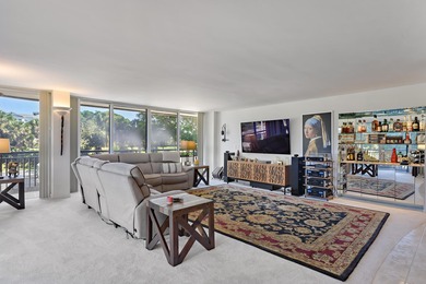 Beach Condo For Sale in West Palm Beach, Florida