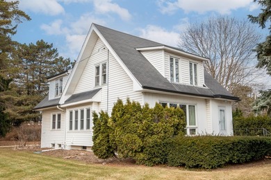 Beach Home For Sale in Fox Point, Wisconsin