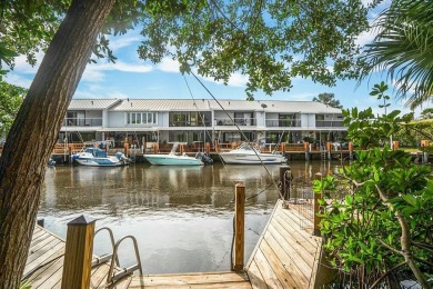 Beach Townhome/Townhouse For Sale in Boynton Beach, Florida