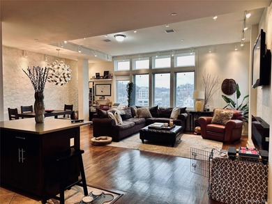 Beach Condo For Sale in Staten Island, New York
