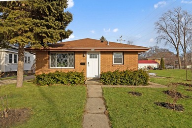 Beach Home For Sale in Saint Francis, Wisconsin