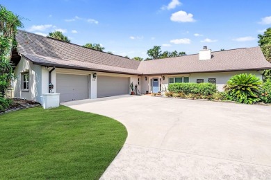 Beach Home For Sale in Crystal River, Florida