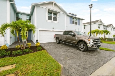 Beach Townhome/Townhouse For Sale in Stuart, Florida