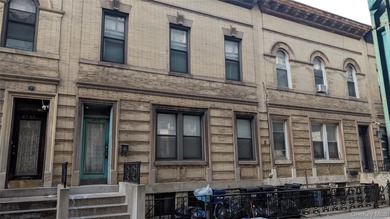 Beach Home For Sale in Long Island City, New York