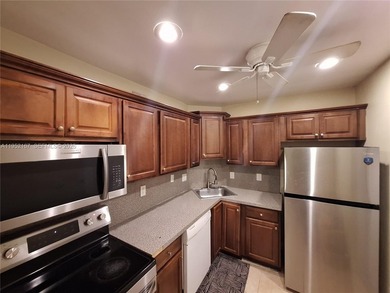 Beach Condo For Sale in Oakland Park, Florida