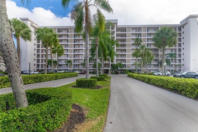 Beach Condo For Sale in Pompano Beach, Florida