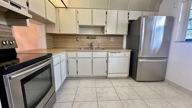 Beach Condo For Sale in Tamarac, Florida