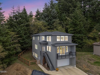 Beach Home For Sale in Newport, Oregon