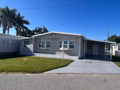 Beach Home For Sale in Bradenton, Florida