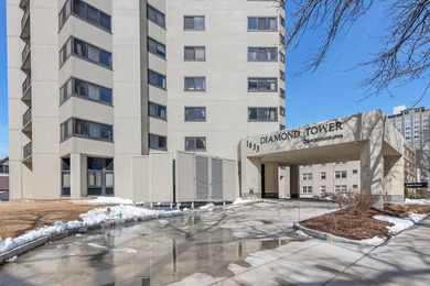 Beach Condo For Sale in Milwaukee, Wisconsin