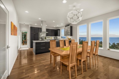 Beach Home For Sale in Yachats, Oregon