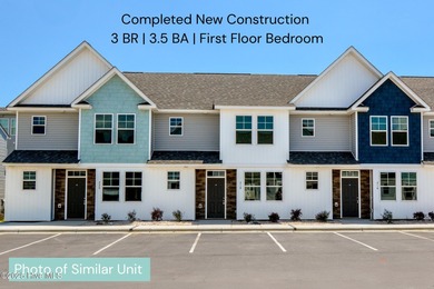 Beach Townhome/Townhouse For Sale in Sneads Ferry, North Carolina