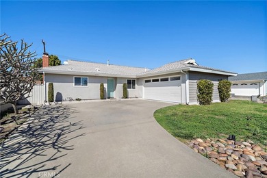 Beach Home For Sale in Huntington Beach, California