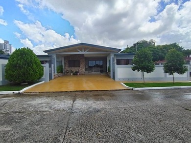 Beach Home For Sale in Panama City, 