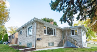 Beach Home For Sale in South Milwaukee, Wisconsin
