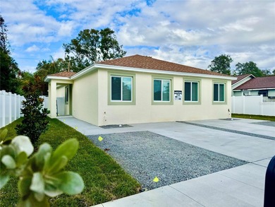 Beach Townhome/Townhouse For Sale in Largo, Florida