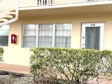 Beach Condo For Sale in West Palm Beach, Florida