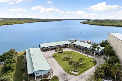 Beach Condo For Sale in Goodland, Florida