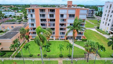 Beach Condo For Sale in Lake Worth Beach, Florida
