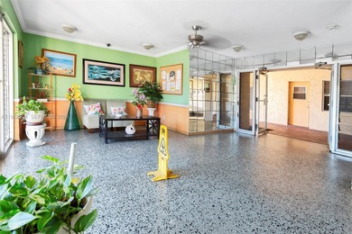 Beach Condo For Sale in Lauderdale Lakes, Florida