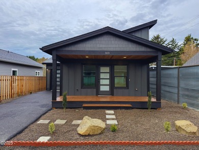 Beach Home For Sale in Lincoln City, Oregon