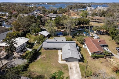 Beach Home For Sale in Crystal River, Florida