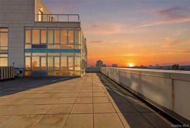 Beach Condo For Sale in Bronx, New York