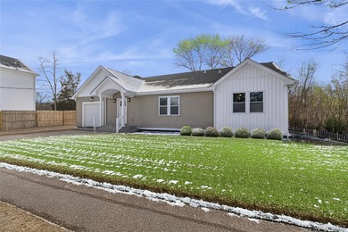 Beach Home For Sale in Riverhead, New York