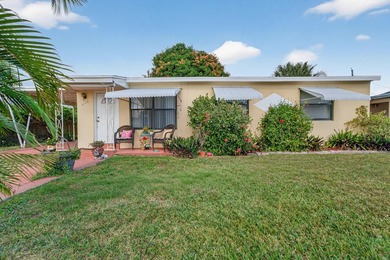 Beach Home Sale Pending in West Palm Beach, Florida