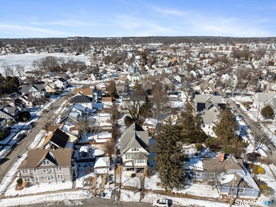 Beach Home Active Under Contract in Bridgeport, Connecticut