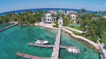 Beach Home For Sale in Paradise Island, New Providence Island