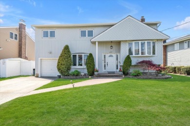 Beach Home For Sale in Oceanside, New York