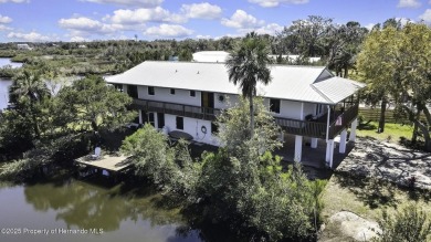 Beach Home For Sale in Crystal River, Florida
